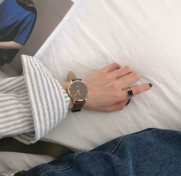Couple's Watch Alloy Case Imitation Leather Strap Stainless Steel Clasp Round Dial Leisure Style