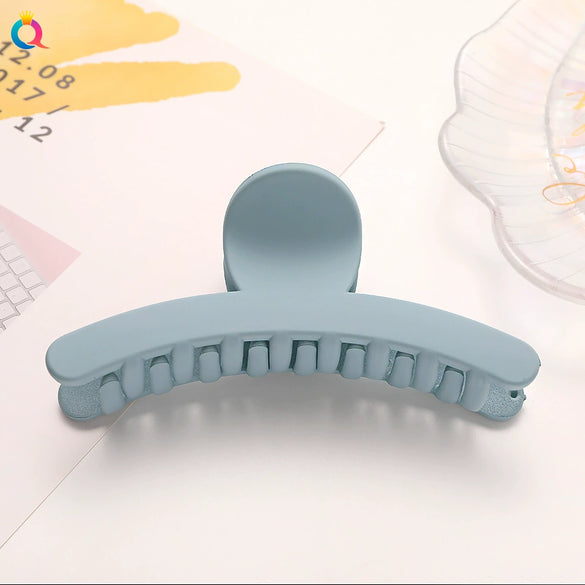 Cream Color Resin And Plastic Shark Hair Clip For Women Handmade Solid Color Geometric Hair Accessory Wholesale