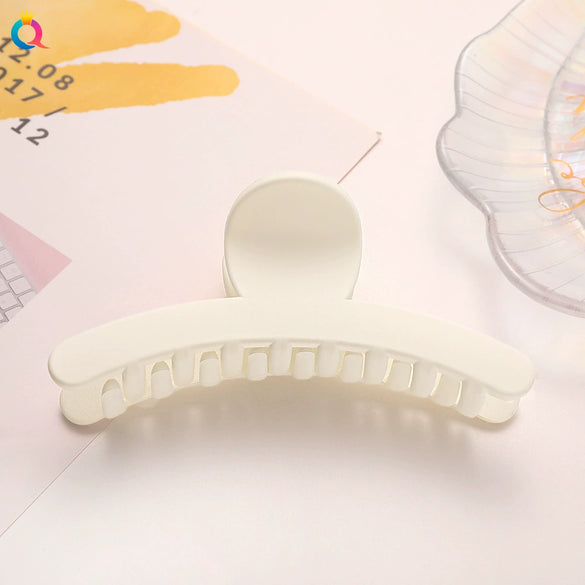 Cream Color Resin And Plastic Shark Hair Clip For Women Handmade Solid Color Geometric Hair Accessory Wholesale