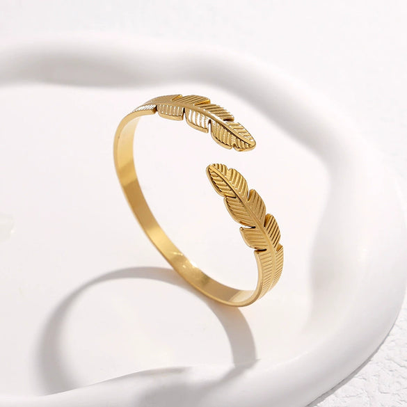Creative Feather Stainless Steel Bracelet For Women With Electroplating Treatment Simple Temperament And Personality Open Niche Design
