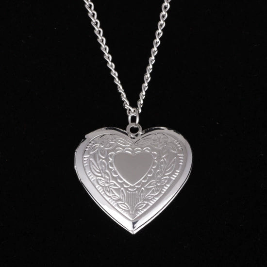 Creative Heartshaped Pattern Jewelry New Hearttoheart Box Can Be Opened Exquisite Necklace Xh003