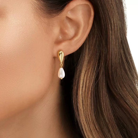 Elegant Dropshaped Imitation Pearl And Copper Electroplated Gold Women's Geometric Earrings