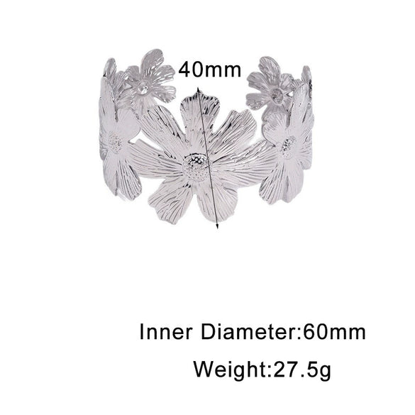 Elegant Floral Stainless Steel Bracelet For Women Gold Electroplated Waterproof Non Fading Luxury Style