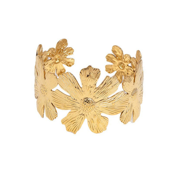 Elegant Floral Stainless Steel Bracelet For Women Gold Electroplated Waterproof Non Fading Luxury Style