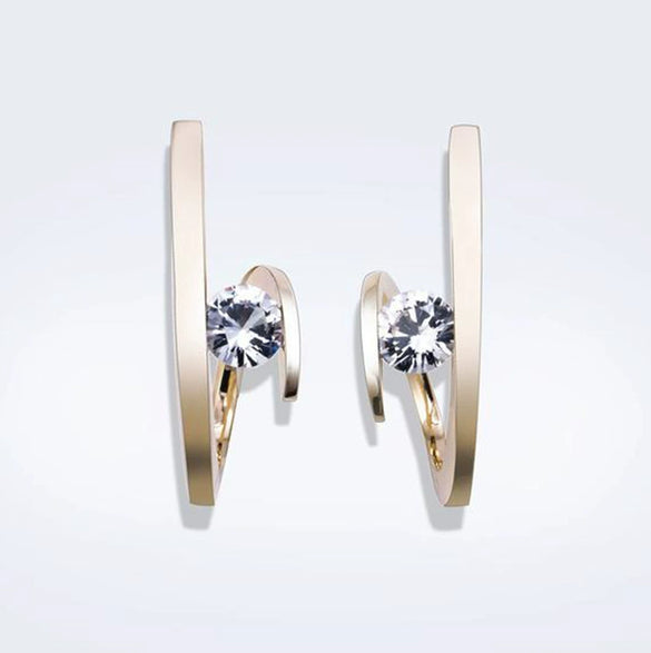 Elegant Geometric Metal Earrings For Women With Electroplated Gold Finish And Single Stone Inlay Glossy Minimal Fashion Ear Jewelry