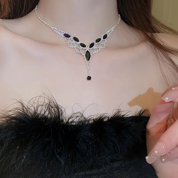 Elegant Glam Water Droplets Alloy Tassel Inlay Rhinestones Silver Plated Women'S Necklace