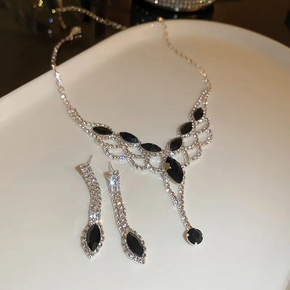 Elegant Glam Water Droplets Alloy Tassel Inlay Rhinestones Silver Plated Women'S Necklace