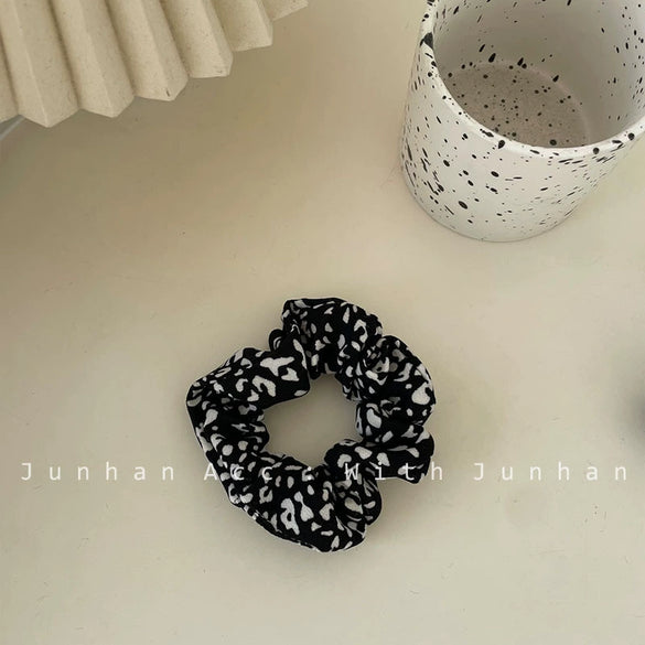 Elegant Handmade Cloth Scrunchie Hair Tie Geometric Simple Fashion Hair Rope For Women