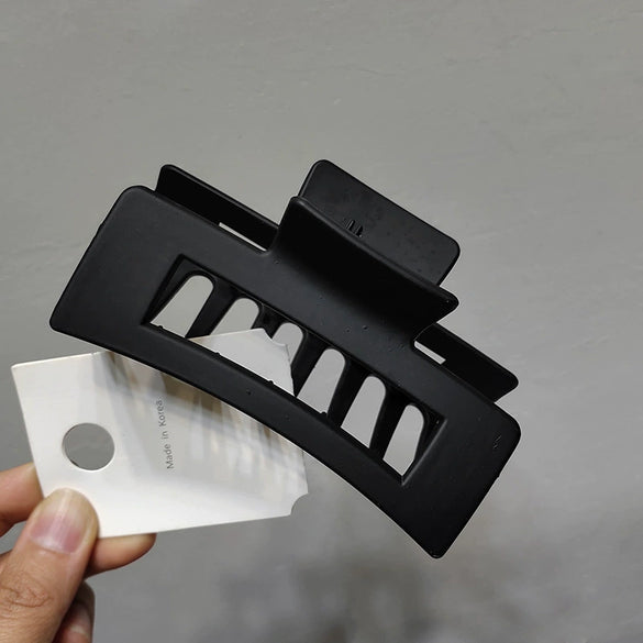 Elegant Large Square Hollow Shark Clip Hair Claw For Women Plastic Resin Geometric Ins Style Hair Accessory