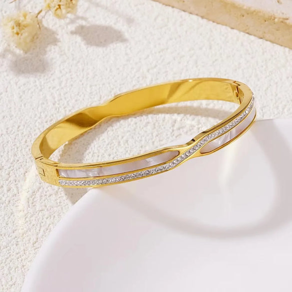 Elegant Simple Style Splicing Titanium Steel 18K Gold Plated Rhinestones Bangle In Bulk