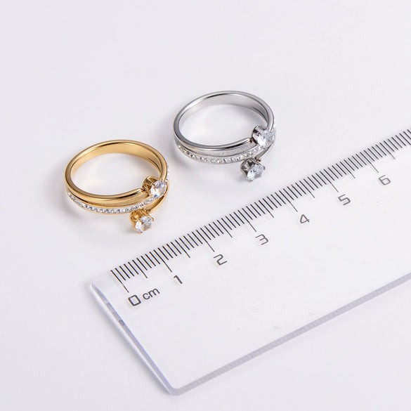Elegant Spiral White Mud Inlaid Zircon Stainless Steel Finger Ring For Women
