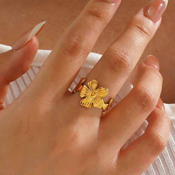 Elegant Women's Flower Ring In 18K Gold Electroplated Stainless Steel With Floral Plant Style For Fashion Jewelry