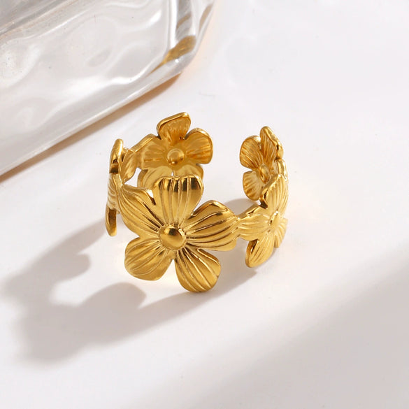 Elegant Women's Flower Ring In 18K Gold Electroplated Stainless Steel With Floral Plant Style For Fashion Jewelry