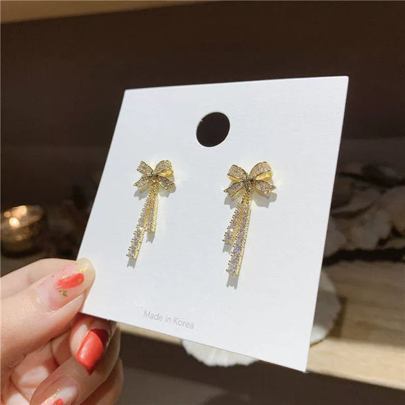 Elegant Women's Pearl Bow Diamond Earrings Simple 925 Silver Pin Metal Stud Earrings With Electroplated Finish