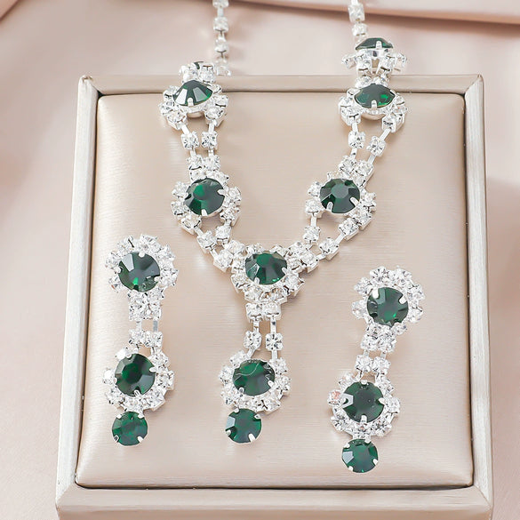 Elegant Women's Rhinestone Necklace And Earrings Jewelry Set With Water Wave Chain Light Luxury Drop And Heart Pendant Design