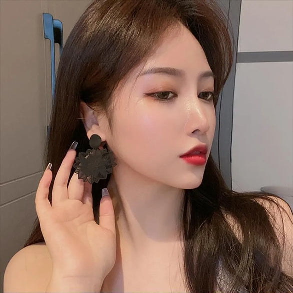 Exaggerated Black Flower Earrings Temperament Ear Jewelry