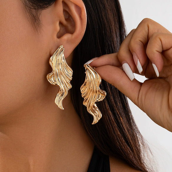 Exaggerated Creative Metal Small Fish Pendant Earrings For Women Electroplated