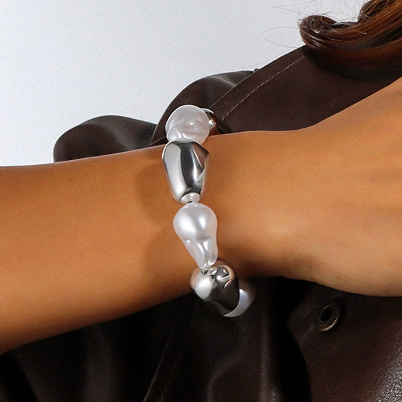 Exaggerated Elastic Gold Bracelet Handmade With Pearls And Geometric Pattern For Women