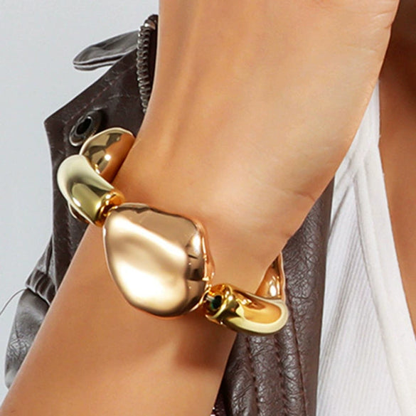Exaggerated Elastic Gold Bracelet Handmade With Pearls And Geometric Pattern For Women