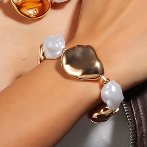 Exaggerated Elastic Gold Bracelet Handmade With Pearls And Geometric Pattern For Women