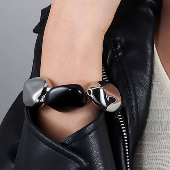 Exaggerated Elastic Gold Bracelet Handmade With Pearls And Geometric Pattern For Women