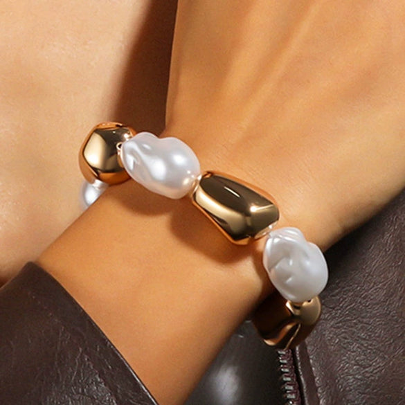 Exaggerated Elastic Gold Bracelet Handmade With Pearls And Geometric Pattern For Women