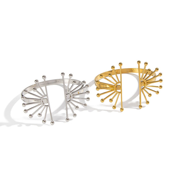 Exaggerated Floral Stainless Steel Bracelet With Electroplating For Women Light Luxury Niche Highend Nonfading Jewelry