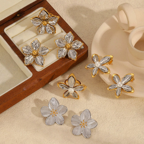 Exaggerated Flower Titanium Steel Ring For Women Inlaid With Pearls Electroplated Light Luxury Niche Adjustable High End