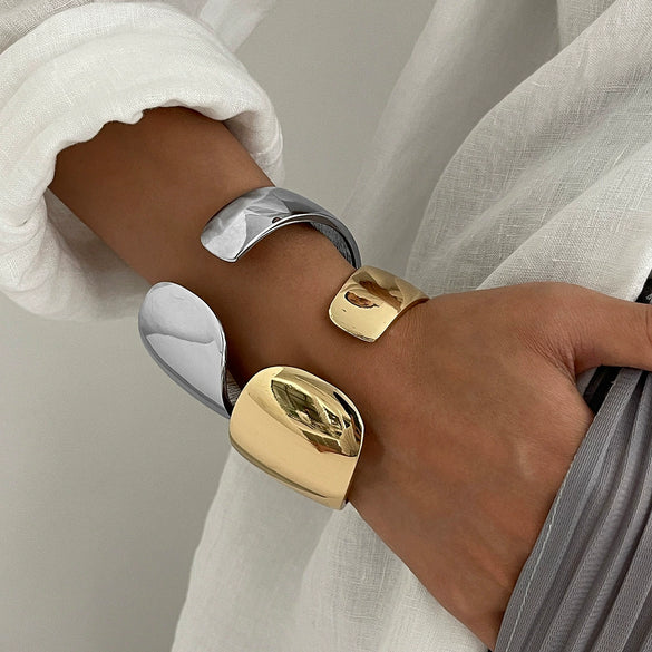 Exaggerated Geometric Alloy Electroplated Bracelet