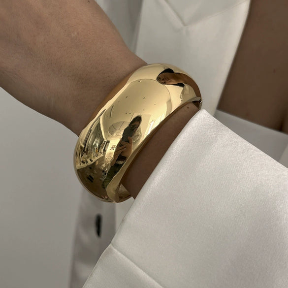 Exaggerated Geometric Metal Facet Electroplated Bracelet With Personality Design