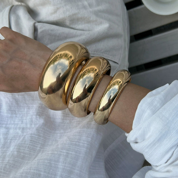 Exaggerated Geometric Round Wide Metal Bracelet With Electroplating