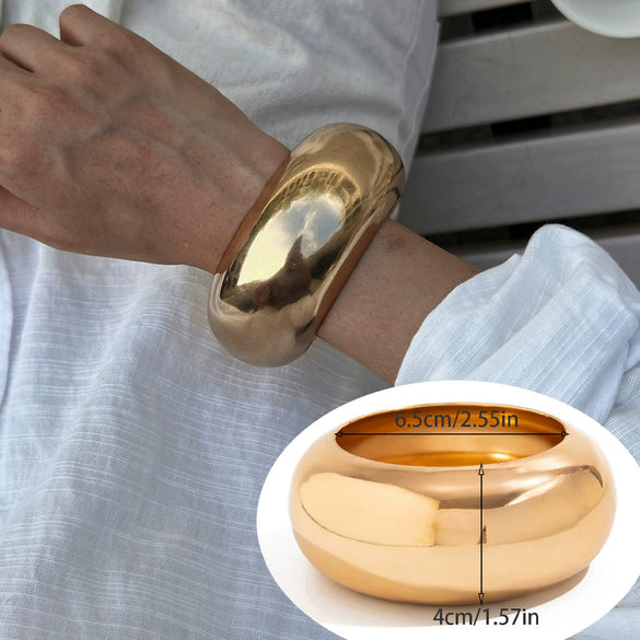 Exaggerated Geometric Round Wide Metal Bracelet With Electroplating