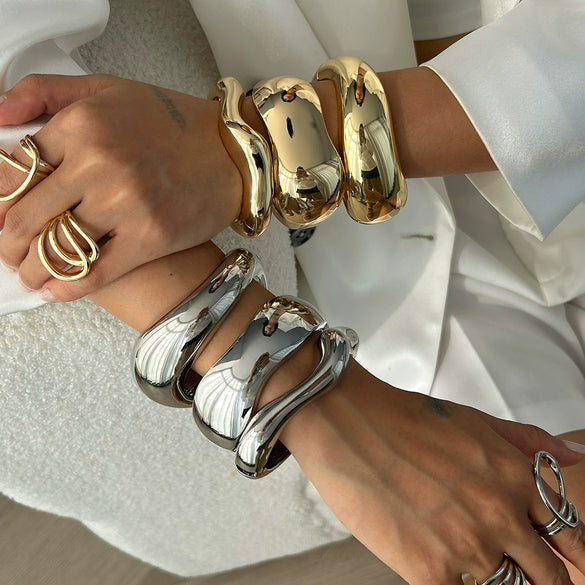 Exaggerated Irregular Curve Smooth Alloy Bracelet With Electroplating