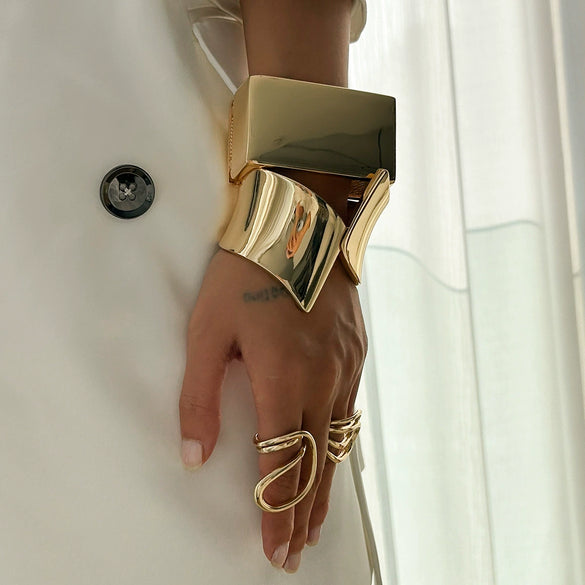 Exaggerated Irregular Square Alloy Bracelet With Electroplating