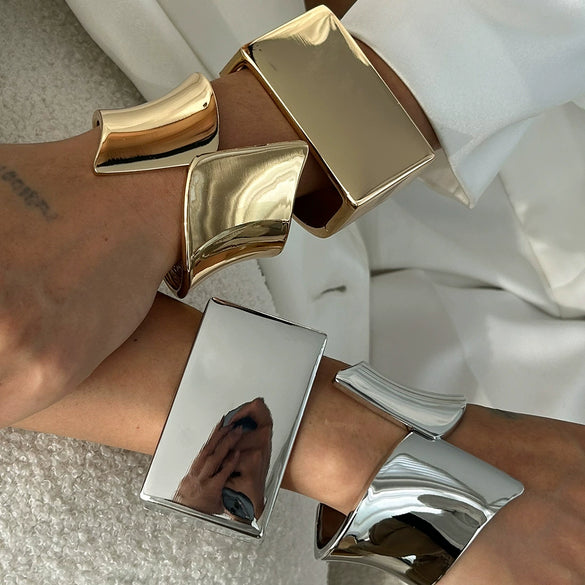 Exaggerated Irregular Square Alloy Bracelet With Electroplating