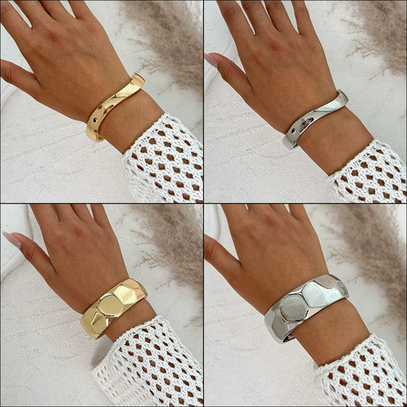 Exaggerated Liquid Irregular Opening Hand Geometric Alloy Women's Bracelets With Electroplating