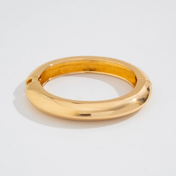 Exaggerated Metal Geometric Irregular Cutout Bracelet For Women With Electroplating