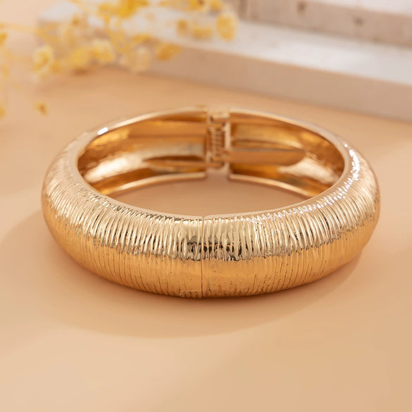 Exaggerated Metal Geometric Irregular Cutout Bracelet For Women With Electroplating