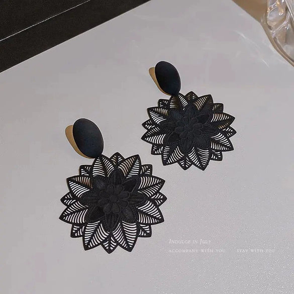 Exaggerated Mori Style Black Flower Earrings For Women Alloy Electroplated Ear Jewelry