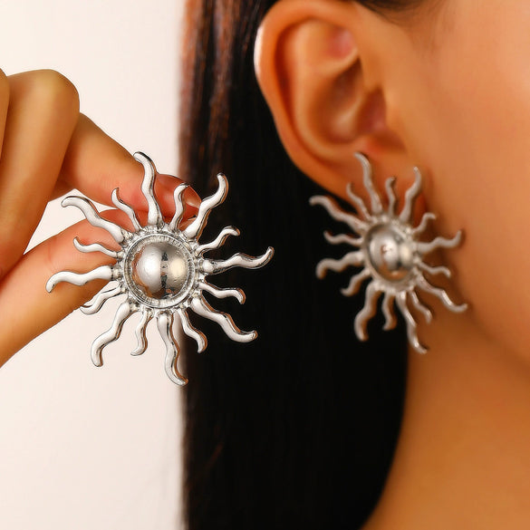 Exaggerated Retro Fashion Sunflower Alloy Earrings For Women With Electroplating Design