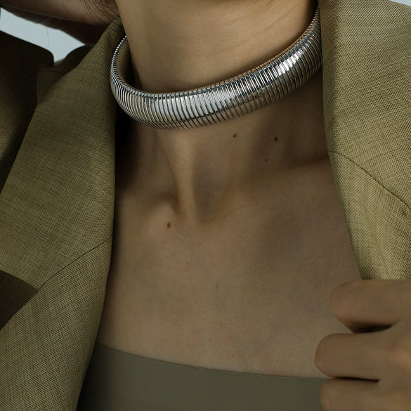 Exaggerated Retro Thread Pattern 316L Stainless Steel Necklace And Bracelet Set With Electroplating Design