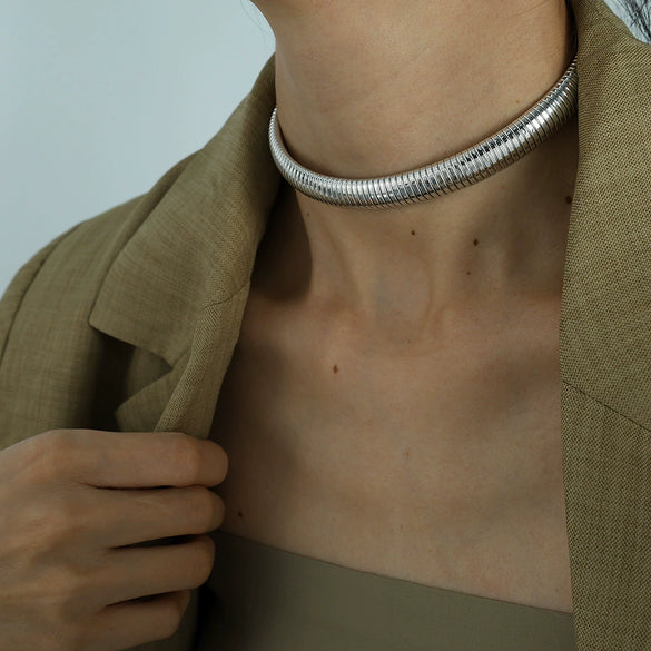 Exaggerated Retro Thread Pattern 316L Stainless Steel Necklace And Bracelet Set With Electroplating Design