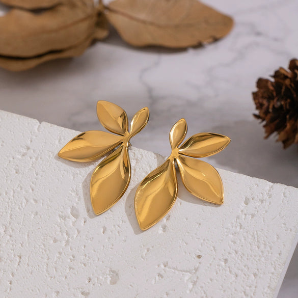 Exaggerated Simple And Versatile Petal Flower Geometric Earrings For Women With Pvd Furnace Vacuum Real Gold Plating Stainless Steel Ear Needles