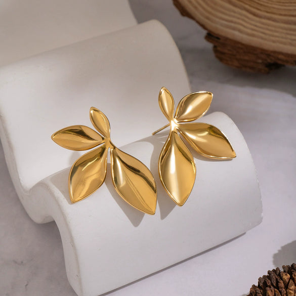 Exaggerated Simple And Versatile Petal Flower Geometric Earrings For Women With Pvd Furnace Vacuum Real Gold Plating Stainless Steel Ear Needles