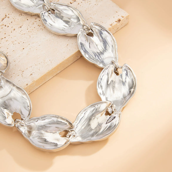 Exaggerated Specialshaped Shell Splicing Clavicle Necklace Alloy 925 Silver Geometric Metal Texture Electroplating
