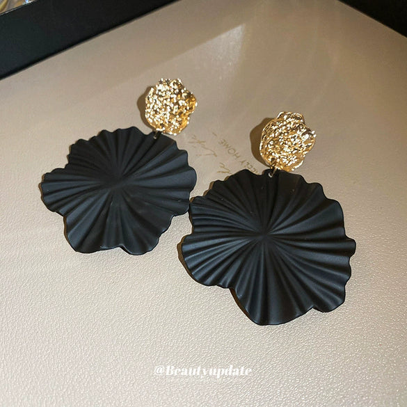 Exaggerated Spiral Flower Pendant Earrings Silver Needle Alloy Electroplated For Women High End Retro Style