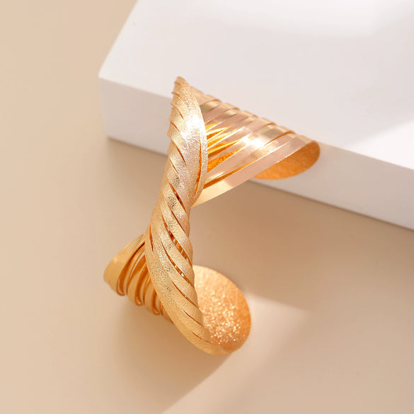 Exaggerated Twisted Alloy Bracelet Women's Fashion Punk Hiphop Style With Electroplating