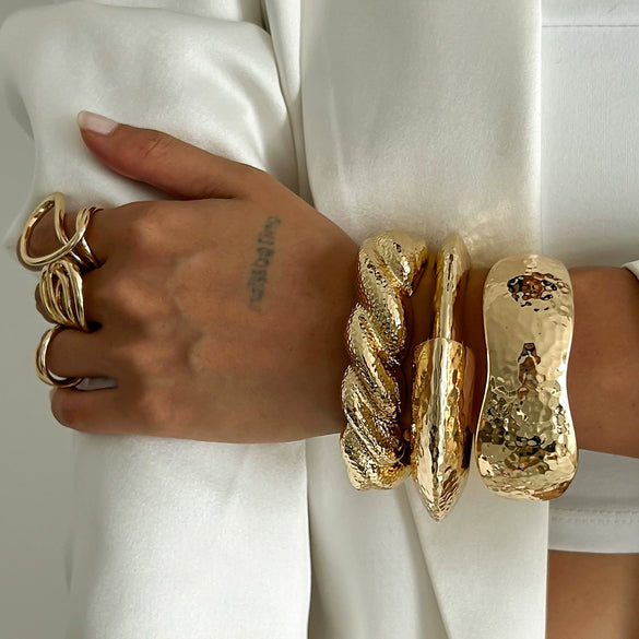 Exaggerated Widebrimmed Glitted Hammer Irregular Alloy Bracelet Electroplated