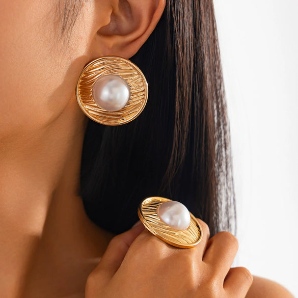 Exaggerated Zinc Alloy Imitation Pearl Earrings With Electroplating Treatment