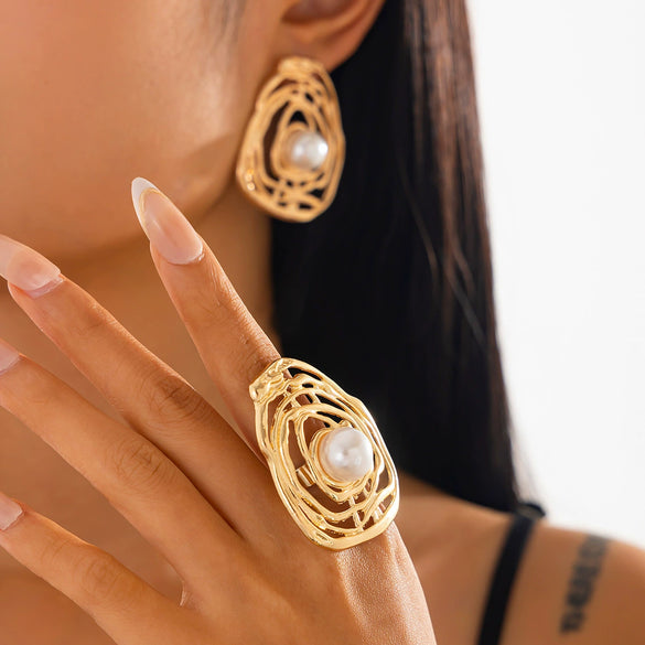 Exaggerated Zinc Alloy Imitation Pearl Earrings With Electroplating Treatment